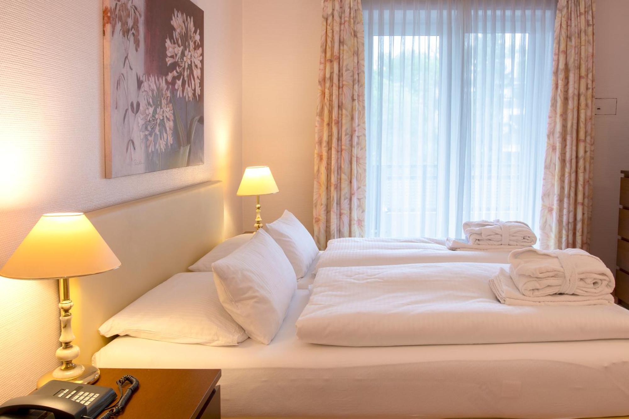 Golf- Und Wellnesshotel Amtsheide บัดบีเวนเซิน ภายนอก รูปภาพ