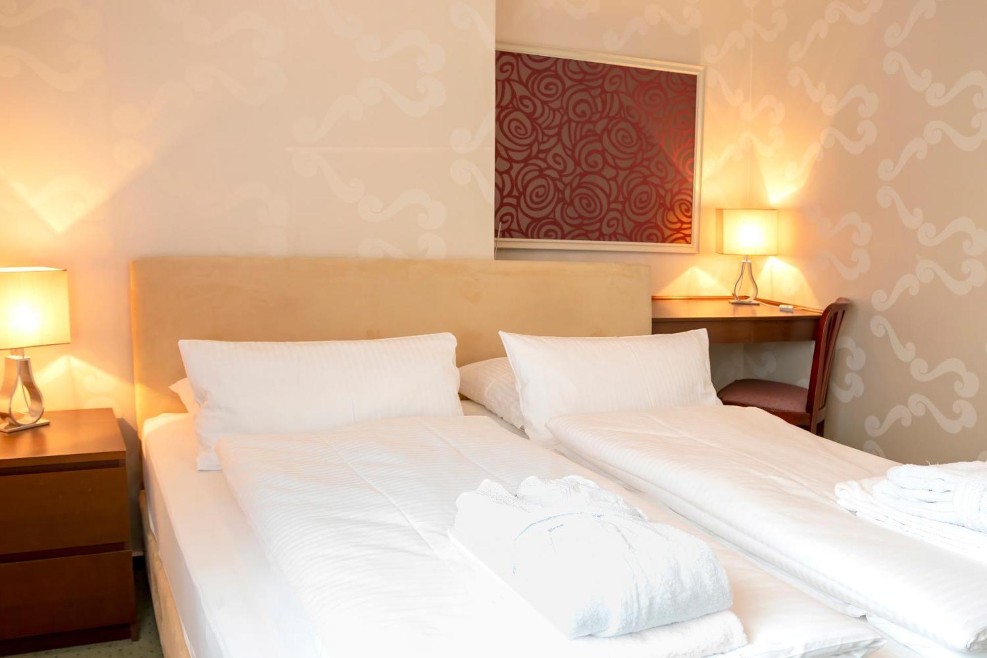 Golf- Und Wellnesshotel Amtsheide บัดบีเวนเซิน ภายนอก รูปภาพ
