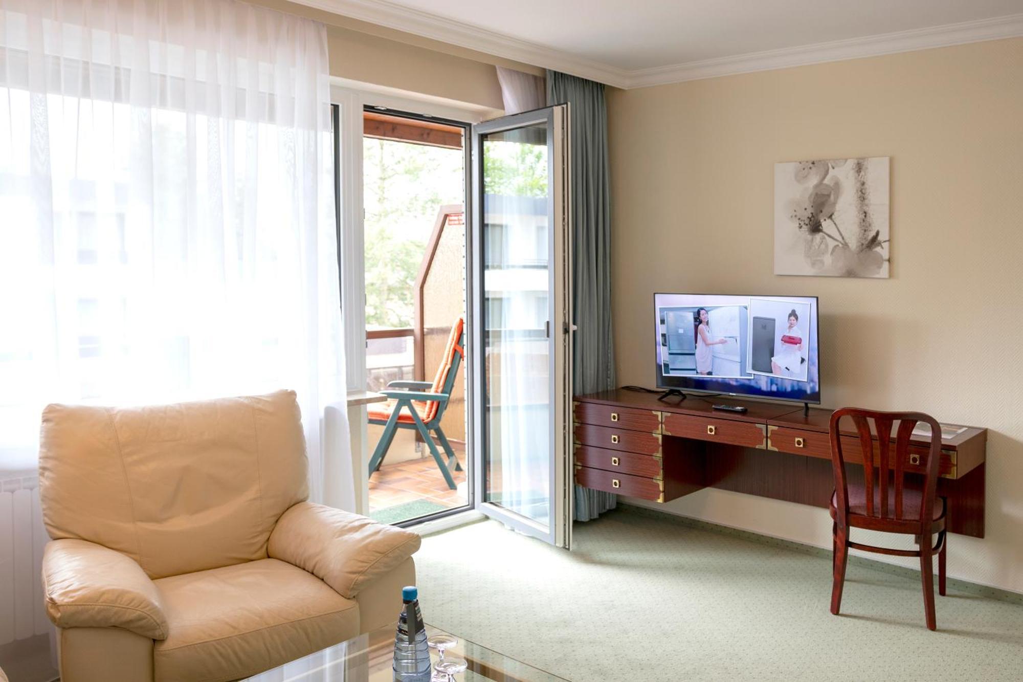 Golf- Und Wellnesshotel Amtsheide บัดบีเวนเซิน ภายนอก รูปภาพ